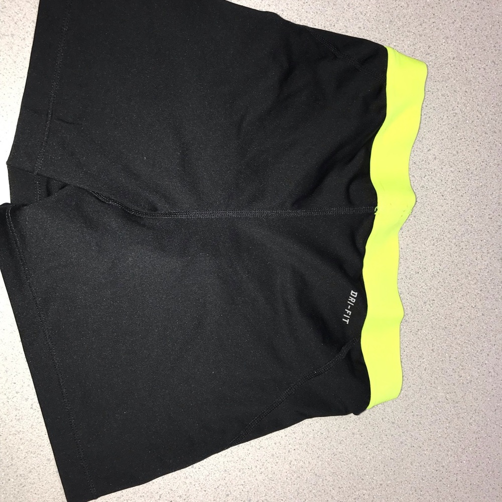 Spandex - Picture 5 of 6